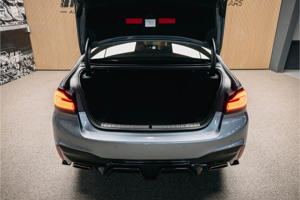 BMW 5 Serie 540i High Executive Edition | Pano | Head-Up | M-Sportpakket | Dealer Onderhouden | BMW 5 Serie 540i High Executive Edition | Pano | Head-Up | M-Sportpakket | Dealer Onderhouden |
