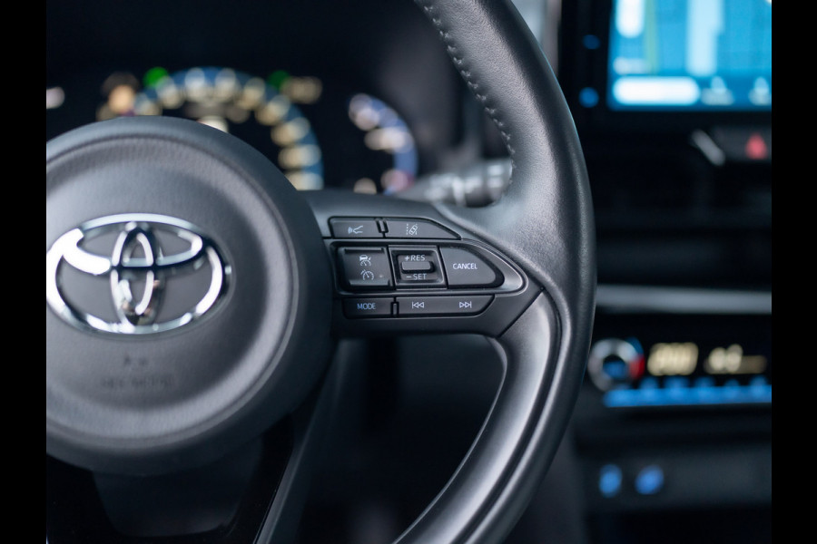 Toyota Yaris Cross 1.5 Hybrid AWD Adventure | Blind Spot | Stoel & Stuur verw. | Parkeersensoren | Prijs Rijklaar!!