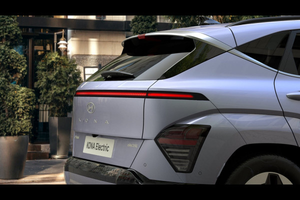 Hyundai KONA ELECTRIC Comfort Smart 65.4 kWh | NU VOOR €39.790 INCLUSIEF €5000 KORTING Hyundai KONA ELECTRIC Comfort Smart 65.4 kWh | NU VOOR €39.790 INCLUSIEF €5000 KORTING