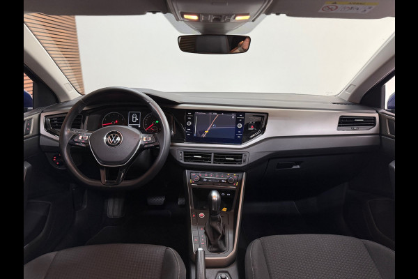 Volkswagen Polo 1.0 TSI Highline Automaat | Pano | Camera | LED | Adaptive Cruise | PDC voor + achter Volkswagen Polo 1.0 TSI Highline Automaat | Pano | Camera | LED | Adaptive Cruise | PDC voor + achter
