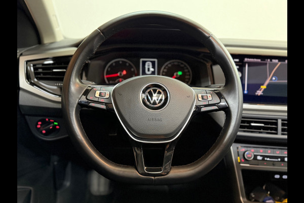 Volkswagen Polo 1.0 TSI Highline Automaat | Pano | Camera | LED | Adaptive Cruise | PDC voor + achter Volkswagen Polo 1.0 TSI Highline Automaat | Pano | Camera | LED | Adaptive Cruise | PDC voor + achter