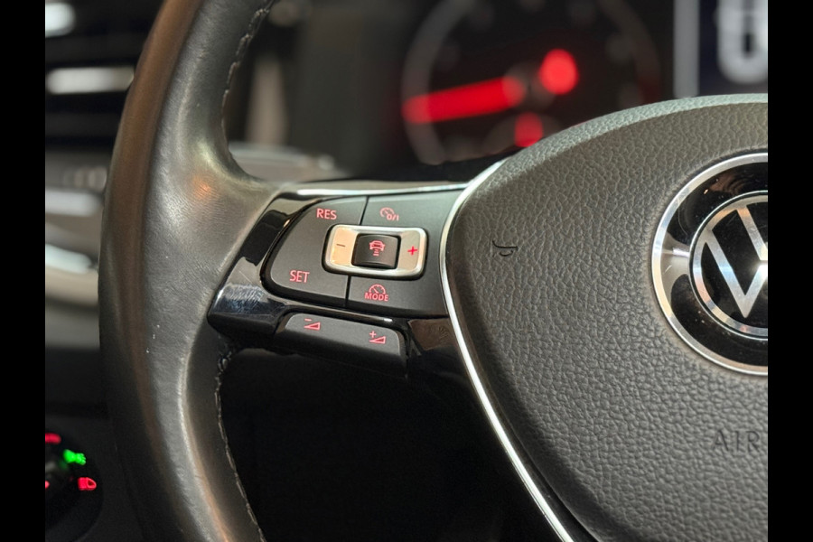Volkswagen Polo 1.0 TSI Highline Automaat | Pano | Camera | LED | Adaptive Cruise | PDC voor + achter Volkswagen Polo 1.0 TSI Highline Automaat | Pano | Camera | LED | Adaptive Cruise | PDC voor + achter