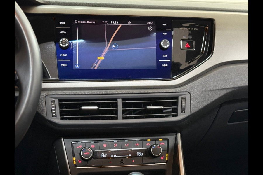 Volkswagen Polo 1.0 TSI Highline Automaat | Pano | Camera | LED | Adaptive Cruise | PDC voor + achter Volkswagen Polo 1.0 TSI Highline Automaat | Pano | Camera | LED | Adaptive Cruise | PDC voor + achter