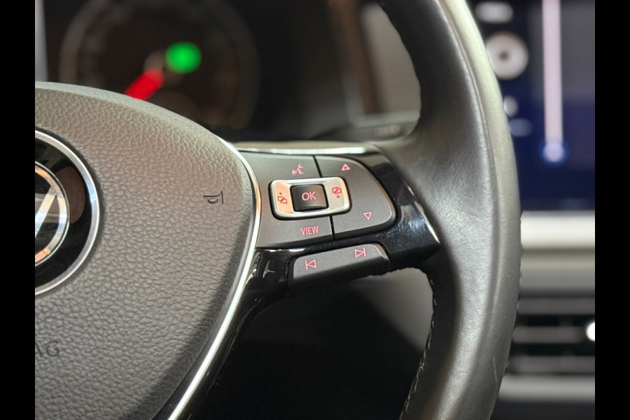 Volkswagen Polo 1.0 TSI Highline Automaat | Pano | Camera | LED | Adaptive Cruise | PDC voor + achter Volkswagen Polo 1.0 TSI Highline Automaat | Pano | Camera | LED | Adaptive Cruise | PDC voor + achter