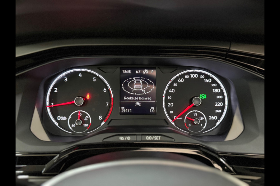 Volkswagen Polo 1.0 TSI Highline Automaat | Pano | Camera | LED | Adaptive Cruise | PDC voor + achter Volkswagen Polo 1.0 TSI Highline Automaat | Pano | Camera | LED | Adaptive Cruise | PDC voor + achter