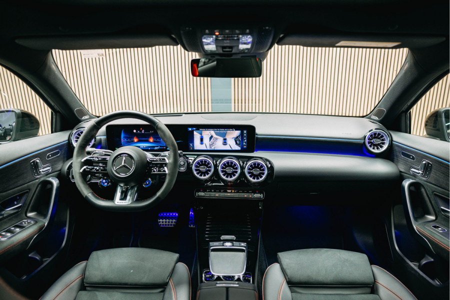 Mercedes-Benz A-Klasse AMG 45 S 4MATIC+ | Pano | Sportstoelen | Burmester | Stuurverwarming | Mercedes-Benz A-Klasse AMG 45 S 4MATIC+ | Pano | Sportstoelen | Burmester | Stuurverwarming |