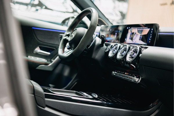 Mercedes-Benz A-Klasse AMG 45 S 4MATIC+ | Pano | Sportstoelen | Burmester | Stuurverwarming | Mercedes-Benz A-Klasse AMG 45 S 4MATIC+ | Pano | Sportstoelen | Burmester | Stuurverwarming |