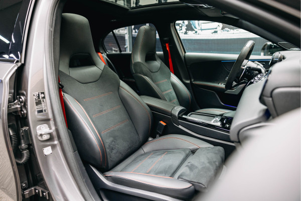 Mercedes-Benz A-Klasse AMG 45 S 4MATIC+ | Pano | Sportstoelen | Burmester | Stuurverwarming | Mercedes-Benz A-Klasse AMG 45 S 4MATIC+ | Pano | Sportstoelen | Burmester | Stuurverwarming |