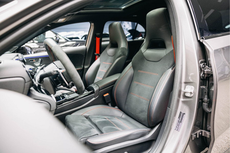 Mercedes-Benz A-Klasse AMG 45 S 4MATIC+ | Pano | Sportstoelen | Burmester | Stuurverwarming | Mercedes-Benz A-Klasse AMG 45 S 4MATIC+ | Pano | Sportstoelen | Burmester | Stuurverwarming |