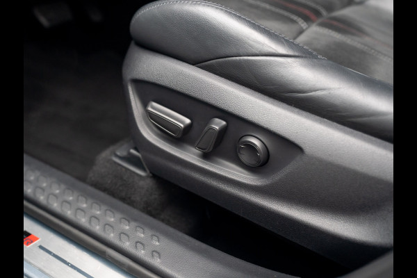 Toyota C-HR 1.8 Hybrid GR-Sport | Blind Spot | Stuur & Stoel verw. | Full LED | Prijs Rijklaar!! Toyota C-HR 1.8 Hybrid GR-Sport | Blind Spot | Stuur & Stoel verw. | Full LED | Prijs Rijklaar!!