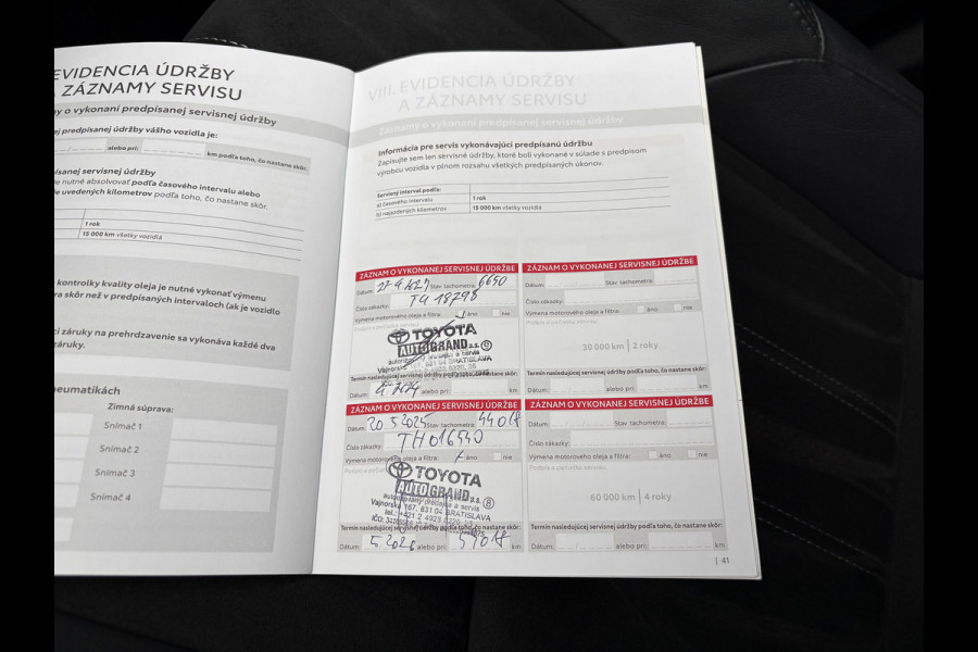 Toyota C-HR 1.8 Hybrid GR-Sport | Blind Spot | Stuur & Stoel verw. | Full LED | Prijs Rijklaar!! Toyota C-HR 1.8 Hybrid GR-Sport | Blind Spot | Stuur & Stoel verw. | Full LED | Prijs Rijklaar!!