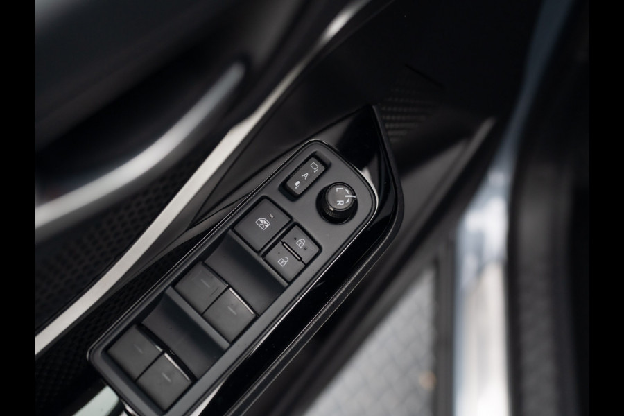 Toyota C-HR 1.8 Hybrid GR-Sport | Blind Spot | Stuur & Stoel verw. | Full LED | Prijs Rijklaar!! Toyota C-HR 1.8 Hybrid GR-Sport | Blind Spot | Stuur & Stoel verw. | Full LED | Prijs Rijklaar!!