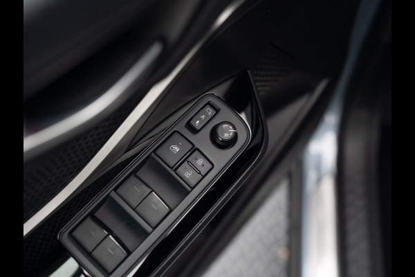 Toyota C-HR 1.8 Hybrid GR-Sport | Blind Spot | Stuur & Stoel verw. | Full LED | Prijs Rijklaar!! Toyota C-HR 1.8 Hybrid GR-Sport | Blind Spot | Stuur & Stoel verw. | Full LED | Prijs Rijklaar!!