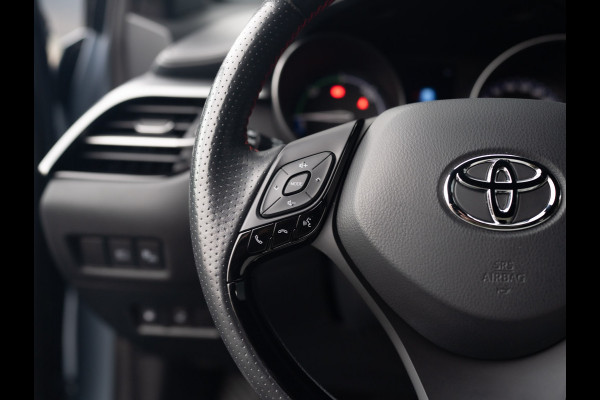 Toyota C-HR 1.8 Hybrid GR-Sport | Blind Spot | Stuur & Stoel verw. | Full LED | Prijs Rijklaar!! Toyota C-HR 1.8 Hybrid GR-Sport | Blind Spot | Stuur & Stoel verw. | Full LED | Prijs Rijklaar!!