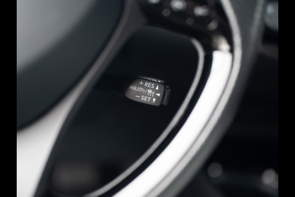 Toyota C-HR 1.8 Hybrid GR-Sport | Blind Spot | Stuur & Stoel verw. | Full LED | Prijs Rijklaar!! Toyota C-HR 1.8 Hybrid GR-Sport | Blind Spot | Stuur & Stoel verw. | Full LED | Prijs Rijklaar!!