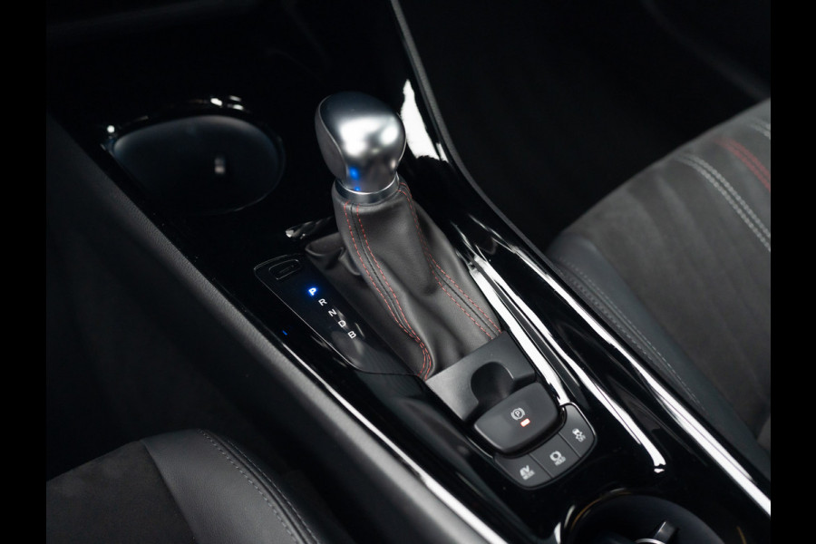 Toyota C-HR 1.8 Hybrid GR-Sport | Blind Spot | Stuur & Stoel verw. | Full LED | Prijs Rijklaar!! Toyota C-HR 1.8 Hybrid GR-Sport | Blind Spot | Stuur & Stoel verw. | Full LED | Prijs Rijklaar!!