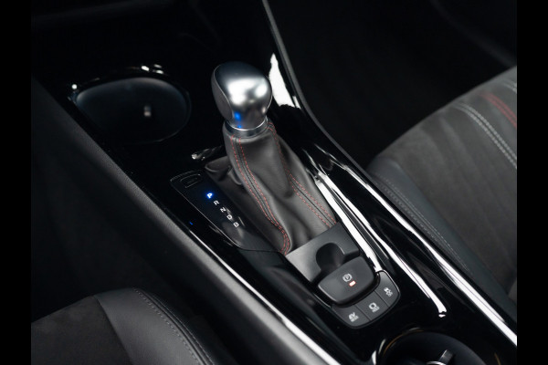 Toyota C-HR 1.8 Hybrid GR-Sport | Blind Spot | Stuur & Stoel verw. | Full LED | Prijs Rijklaar!! Toyota C-HR 1.8 Hybrid GR-Sport | Blind Spot | Stuur & Stoel verw. | Full LED | Prijs Rijklaar!!