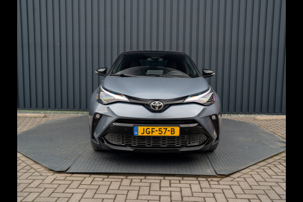 Toyota C-HR 1.8 Hybrid GR-Sport | Blind Spot | Stuur & Stoel verw. | Full LED | Prijs Rijklaar!! Toyota C-HR 1.8 Hybrid GR-Sport | Blind Spot | Stuur & Stoel verw. | Full LED | Prijs Rijklaar!!