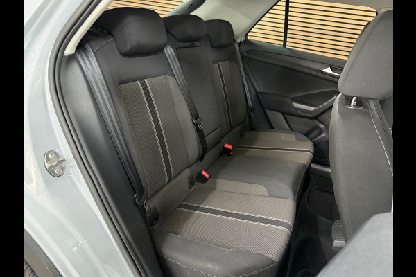 Volkswagen T-Roc 1.0 TSI Style | Virtual Cockpit | LED | Carplay | PDC voor + achter | Style Plus Pakket