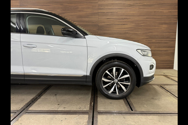 Volkswagen T-Roc 1.0 TSI Style | Virtual Cockpit | LED | Carplay | PDC voor + achter | Style Plus Pakket