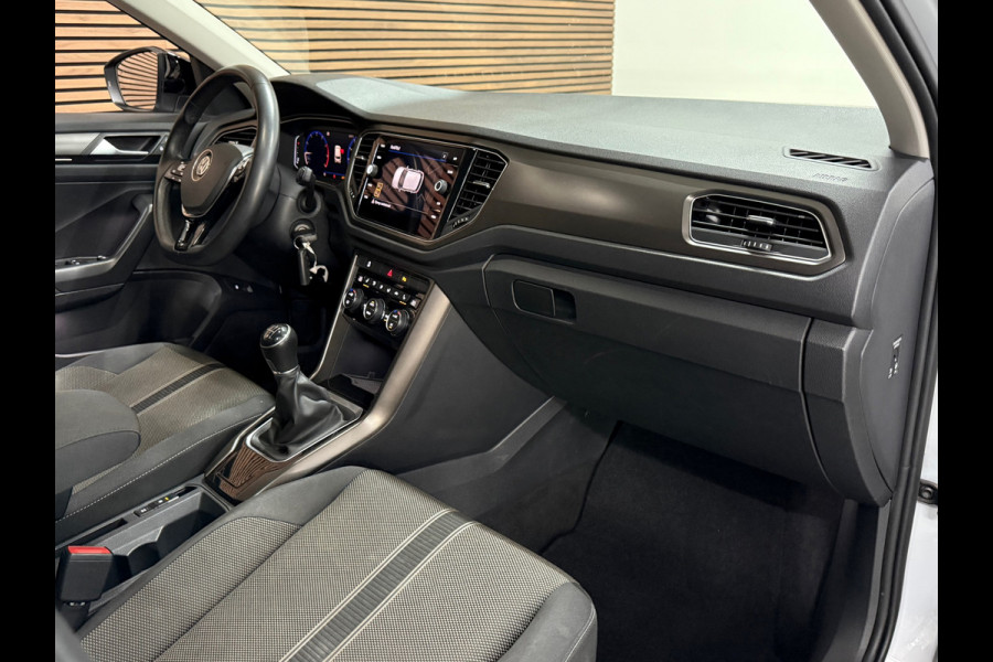 Volkswagen T-Roc 1.0 TSI Style | Virtual Cockpit | LED | Carplay | PDC voor + achter | Style Plus Pakket