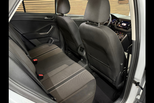 Volkswagen T-Roc 1.0 TSI Style | Virtual Cockpit | LED | Carplay | PDC voor + achter | Style Plus Pakket