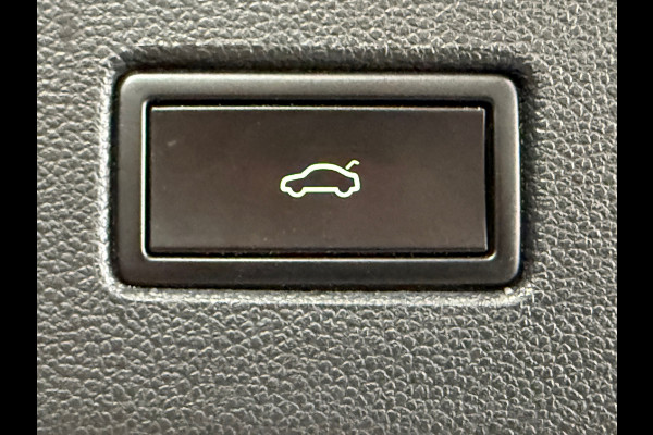 Volkswagen T-Roc 1.0 TSI Style | Virtual Cockpit | LED | Carplay | PDC voor + achter | Style Plus Pakket