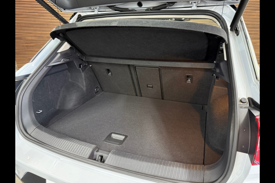 Volkswagen T-Roc 1.0 TSI Style | Virtual Cockpit | LED | Carplay | PDC voor + achter | Style Plus Pakket