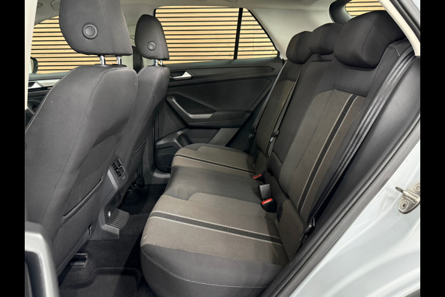 Volkswagen T-Roc 1.0 TSI Style | Virtual Cockpit | LED | Carplay | PDC voor + achter | Style Plus Pakket