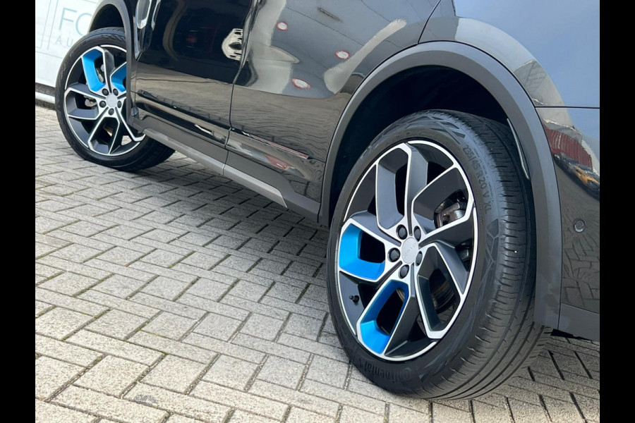 Lynk & Co 01 1.5 4X ZWART OP VOORRAAD! NL AUTO | CAMERA | PANO | Lynk & Co 01 1.5 4X ZWART OP VOORRAAD! NL AUTO | CAMERA | PANO |