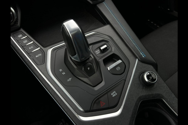 Lynk & Co 01 1.5 4X ZWART OP VOORRAAD! NL AUTO | CAMERA | PANO | Lynk & Co 01 1.5 4X ZWART OP VOORRAAD! NL AUTO | CAMERA | PANO |