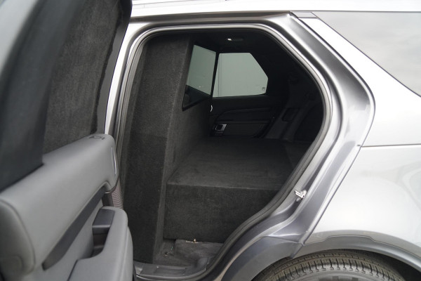 Land Rover Discovery 2.0 Sd4 / GRIJS KENTEKEN / TREKHAAK / CAMERA / STOELVERWARMING Land Rover Discovery 2.0 Sd4 / GRIJS KENTEKEN / TREKHAAK / CAMERA / STOELVERWARMING