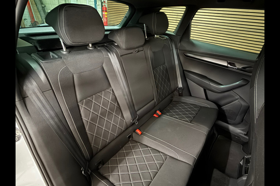 Škoda Karoq 1.5 TSI DSG 4x4 Sportline Business | 1800KG Trekgewicht | Carplay | Sportstoelen | Camera