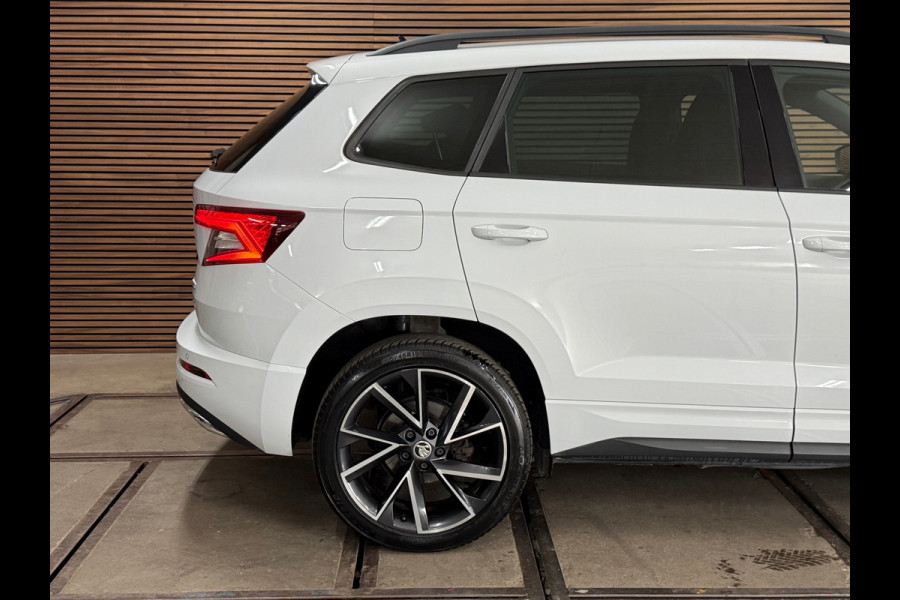 Škoda Karoq 1.5 TSI DSG 4x4 Sportline Business | 1800KG Trekgewicht | Carplay | Sportstoelen | Camera