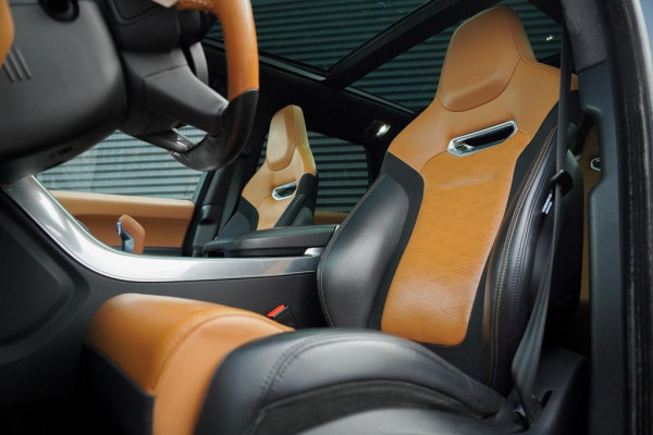 Land Rover Range Rover Sport 5.0 V8 SVR 575 PK / SVO Lak / Pano / Alcantara / Carbon / Trekhaak Land Rover Range Rover Sport 5.0 V8 SVR 575 PK / SVO Lak / Pano / Alcantara / Carbon / Trekhaak