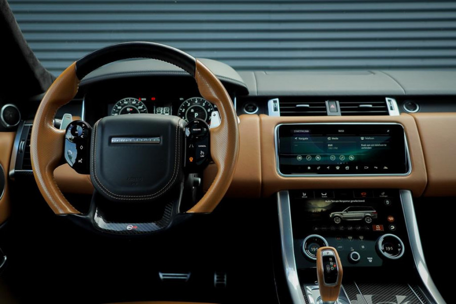 Land Rover Range Rover Sport 5.0 V8 SVR 575 PK / SVO Lak / Pano / Alcantara / Carbon / Trekhaak Land Rover Range Rover Sport 5.0 V8 SVR 575 PK / SVO Lak / Pano / Alcantara / Carbon / Trekhaak
