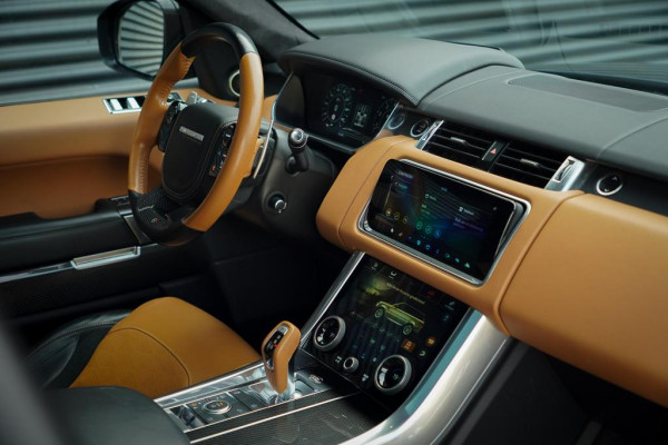 Land Rover Range Rover Sport 5.0 V8 SVR 575 PK / SVO Lak / Pano / Alcantara / Carbon / Trekhaak Land Rover Range Rover Sport 5.0 V8 SVR 575 PK / SVO Lak / Pano / Alcantara / Carbon / Trekhaak