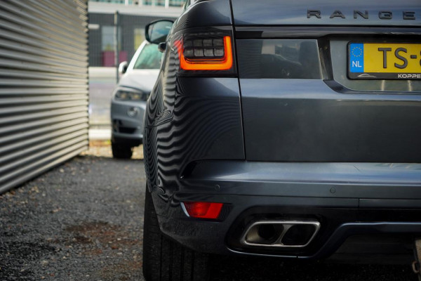Land Rover Range Rover Sport 5.0 V8 SVR 575 PK / SVO Lak / Pano / Alcantara / Carbon / Trekhaak Land Rover Range Rover Sport 5.0 V8 SVR 575 PK / SVO Lak / Pano / Alcantara / Carbon / Trekhaak