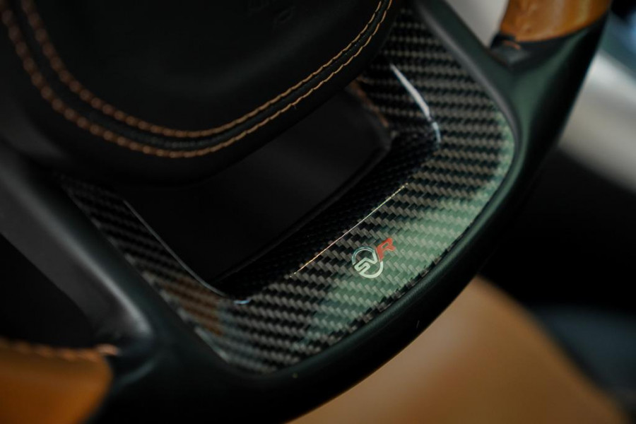 Land Rover Range Rover Sport 5.0 V8 SVR 575 PK / SVO Lak / Pano / Alcantara / Carbon / Trekhaak Land Rover Range Rover Sport 5.0 V8 SVR 575 PK / SVO Lak / Pano / Alcantara / Carbon / Trekhaak