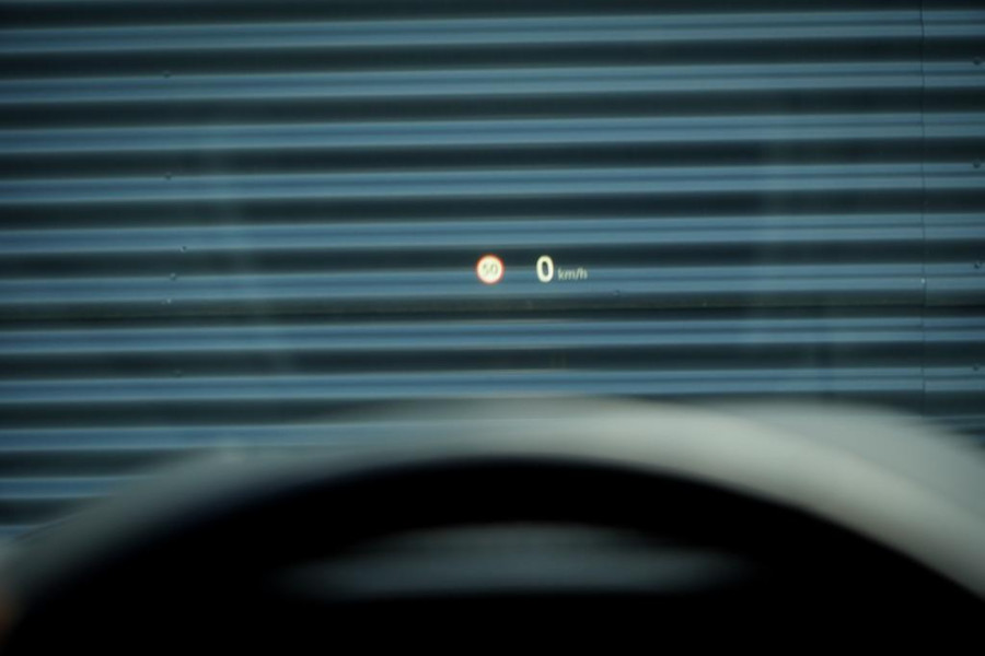 Land Rover Range Rover Sport 5.0 V8 SVR 575 PK / SVO Lak / Pano / Alcantara / Carbon / Trekhaak Land Rover Range Rover Sport 5.0 V8 SVR 575 PK / SVO Lak / Pano / Alcantara / Carbon / Trekhaak