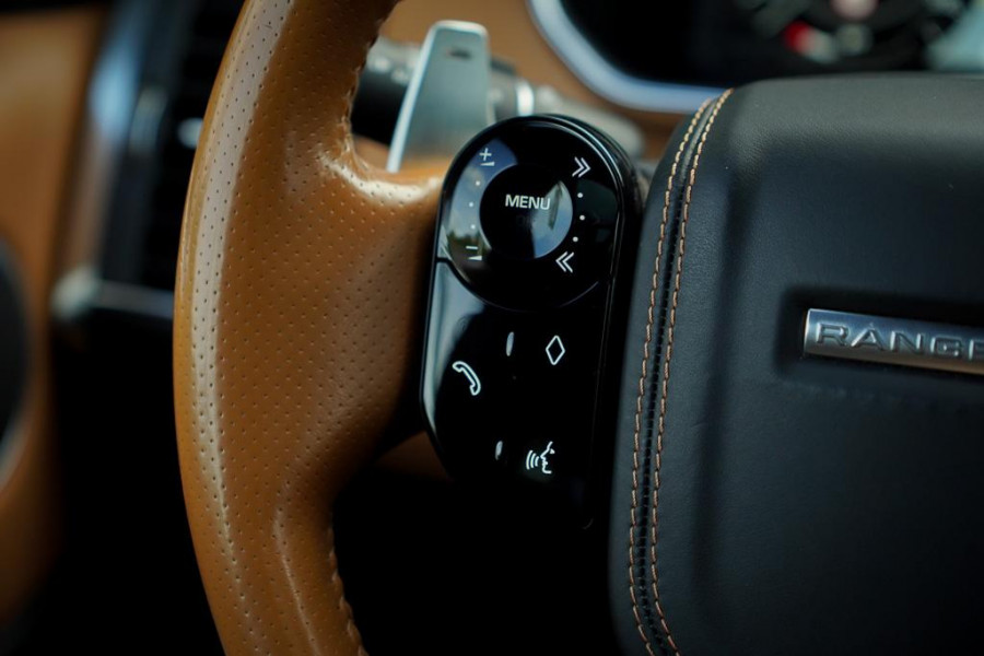 Land Rover Range Rover Sport 5.0 V8 SVR 575 PK / SVO Lak / Pano / Alcantara / Carbon / Trekhaak Land Rover Range Rover Sport 5.0 V8 SVR 575 PK / SVO Lak / Pano / Alcantara / Carbon / Trekhaak