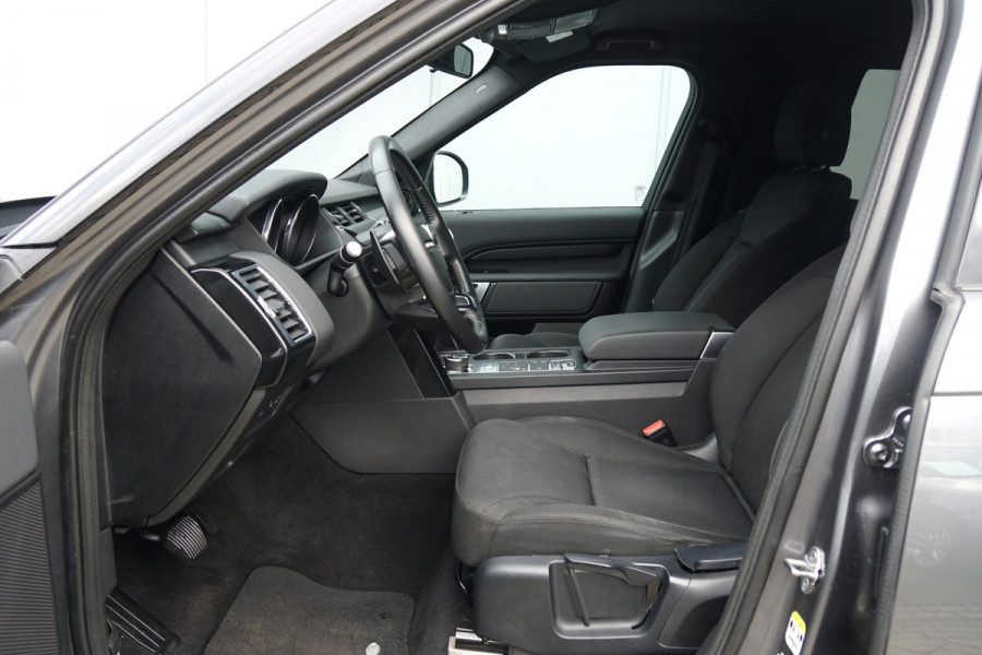 Land Rover Discovery 2.0 Sd4 / GRIJS KENTEKEN / TREKHAAK / CAMERA / STOELVERWARMING Land Rover Discovery 2.0 Sd4 / GRIJS KENTEKEN / TREKHAAK / CAMERA / STOELVERWARMING