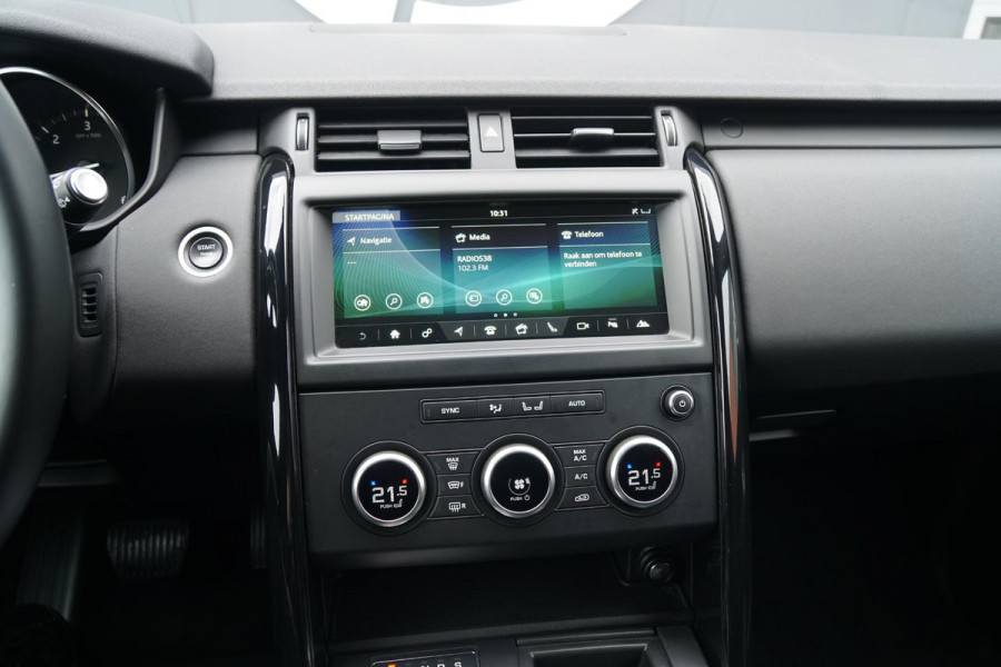 Land Rover Discovery 2.0 Sd4 / GRIJS KENTEKEN / TREKHAAK / CAMERA / STOELVERWARMING Land Rover Discovery 2.0 Sd4 / GRIJS KENTEKEN / TREKHAAK / CAMERA / STOELVERWARMING