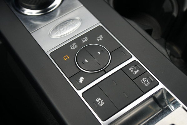 Land Rover Discovery 2.0 Sd4 / GRIJS KENTEKEN / TREKHAAK / CAMERA / STOELVERWARMING Land Rover Discovery 2.0 Sd4 / GRIJS KENTEKEN / TREKHAAK / CAMERA / STOELVERWARMING