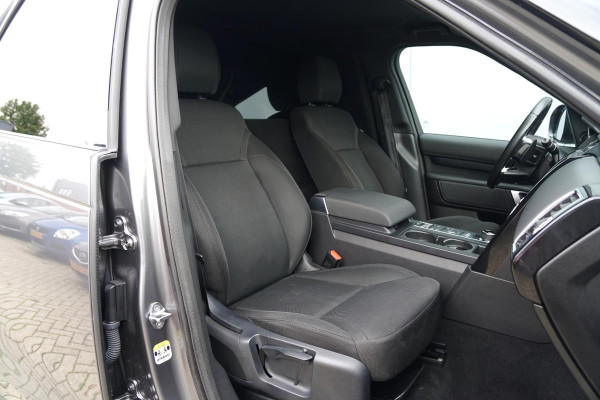Land Rover Discovery 2.0 Sd4 / GRIJS KENTEKEN / TREKHAAK / CAMERA / STOELVERWARMING Land Rover Discovery 2.0 Sd4 / GRIJS KENTEKEN / TREKHAAK / CAMERA / STOELVERWARMING