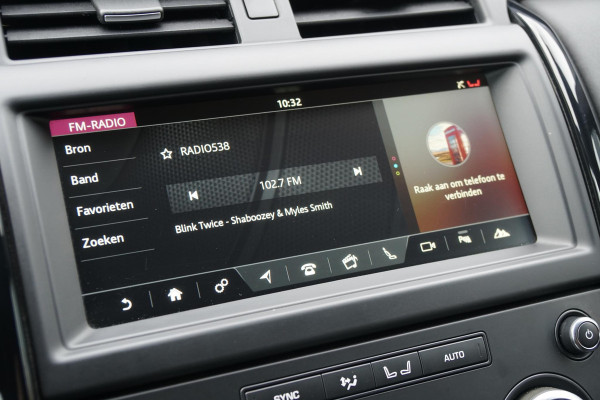 Land Rover Discovery 2.0 Sd4 / GRIJS KENTEKEN / TREKHAAK / CAMERA / STOELVERWARMING Land Rover Discovery 2.0 Sd4 / GRIJS KENTEKEN / TREKHAAK / CAMERA / STOELVERWARMING