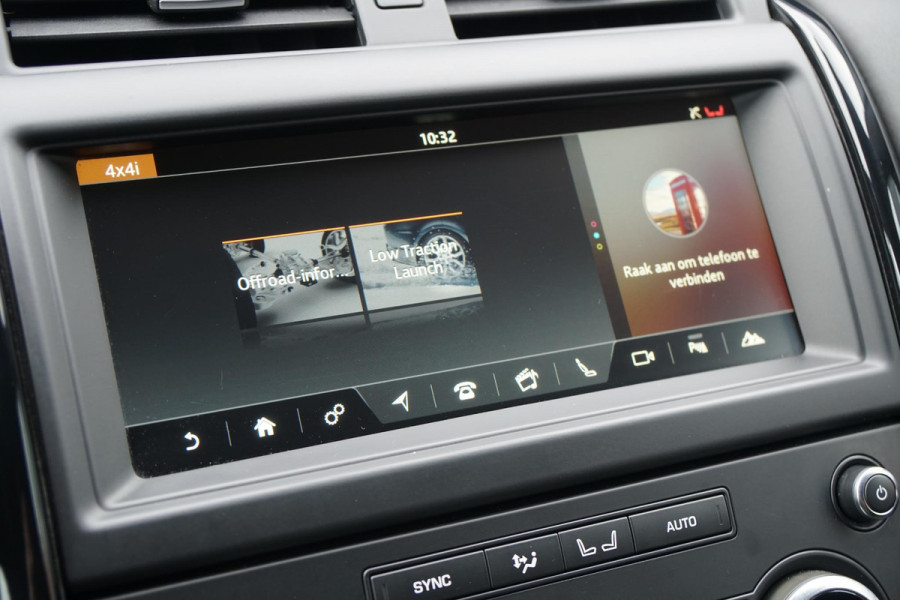 Land Rover Discovery 2.0 Sd4 / GRIJS KENTEKEN / TREKHAAK / CAMERA / STOELVERWARMING Land Rover Discovery 2.0 Sd4 / GRIJS KENTEKEN / TREKHAAK / CAMERA / STOELVERWARMING