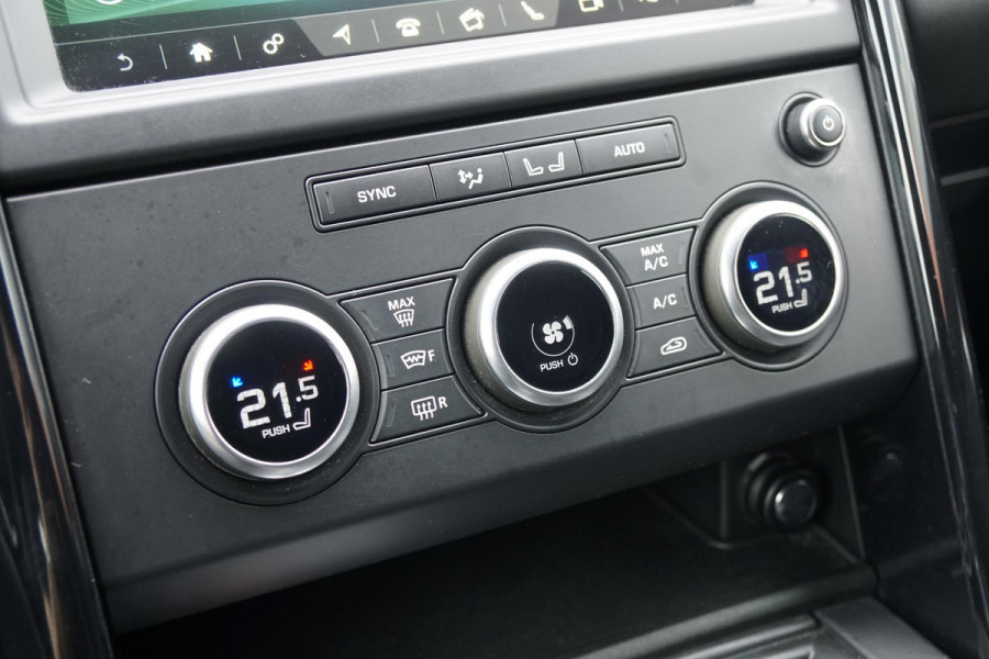 Land Rover Discovery 2.0 Sd4 / GRIJS KENTEKEN / TREKHAAK / CAMERA / STOELVERWARMING Land Rover Discovery 2.0 Sd4 / GRIJS KENTEKEN / TREKHAAK / CAMERA / STOELVERWARMING