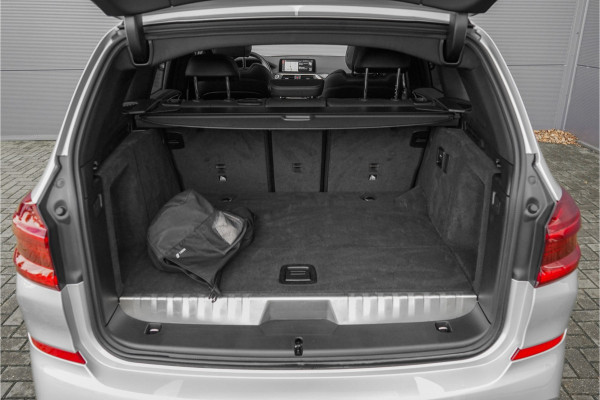 BMW X3 xDrive30e M-Sport Pano HUD CarPlay 20" BMW X3 xDrive30e M-Sport Pano HUD CarPlay 20"