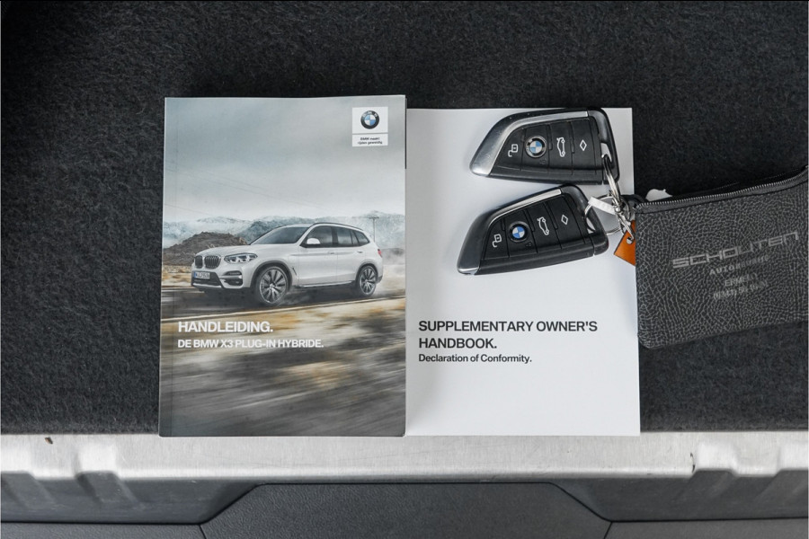 BMW X3 xDrive30e M-Sport Pano HUD CarPlay 20" BMW X3 xDrive30e M-Sport Pano HUD CarPlay 20"